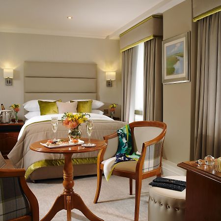 Buswells Hotel Дублин Экстерьер фото