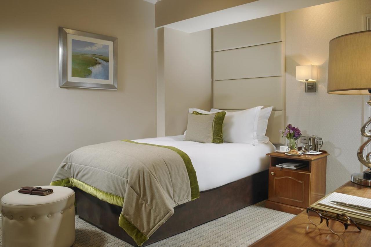 Buswells Hotel Дублин Экстерьер фото
