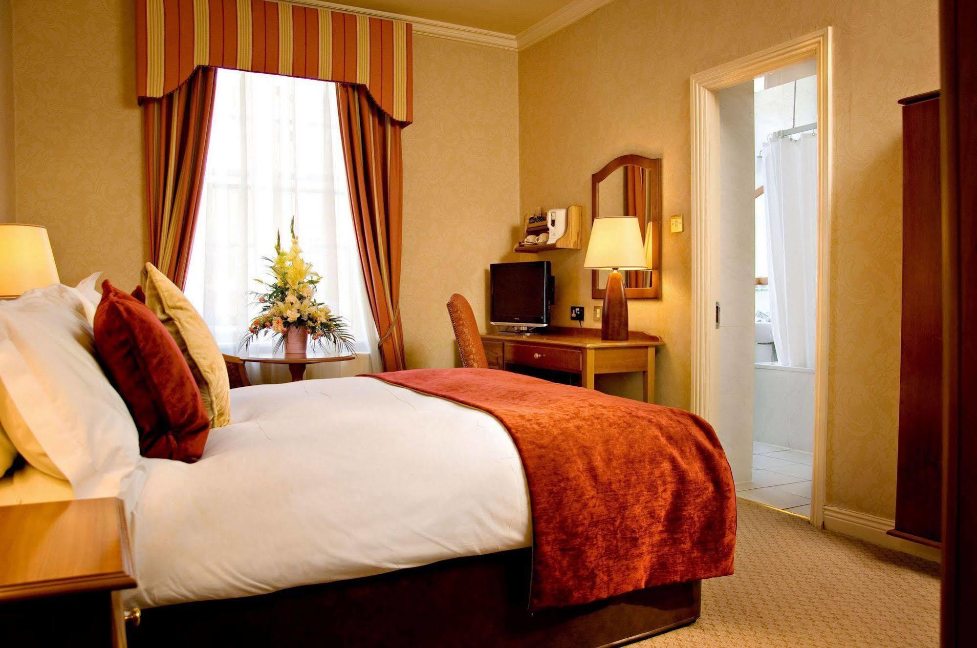 Buswells Hotel Дублин Экстерьер фото